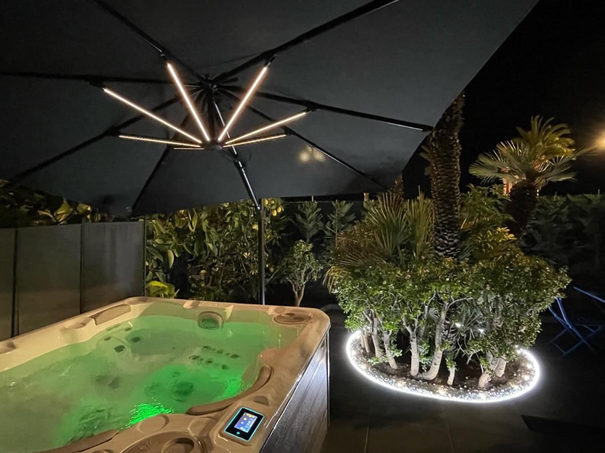 Luxury Garden Jacuzzi Promenade Apartment Nisa Exterior foto