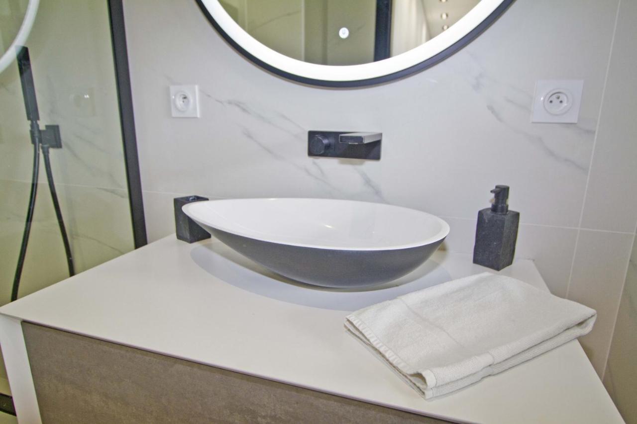 Luxury Garden Jacuzzi Promenade Apartment Nisa Exterior foto