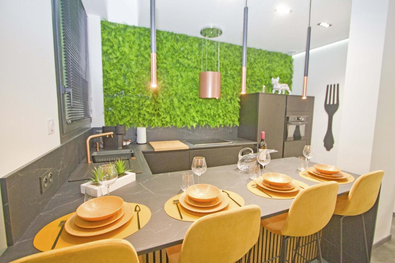 Luxury Garden Jacuzzi Promenade Apartment Nisa Exterior foto