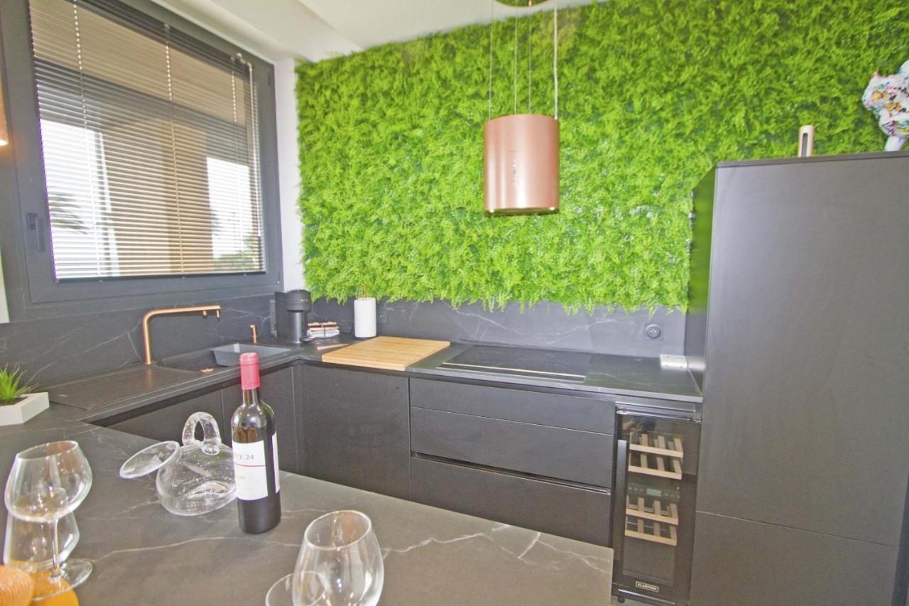 Luxury Garden Jacuzzi Promenade Apartment Nisa Exterior foto