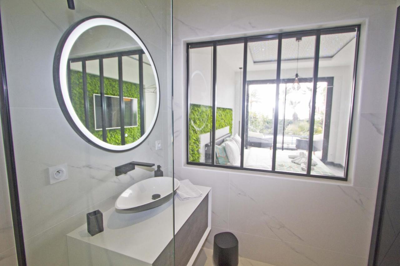 Luxury Garden Jacuzzi Promenade Apartment Nisa Exterior foto